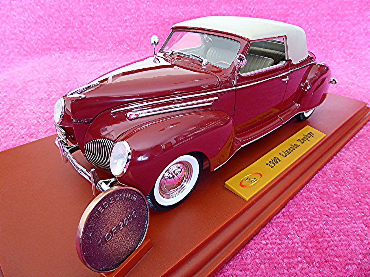 Lincoln Zephyr Cabrio rotbraun-weiss 1939
