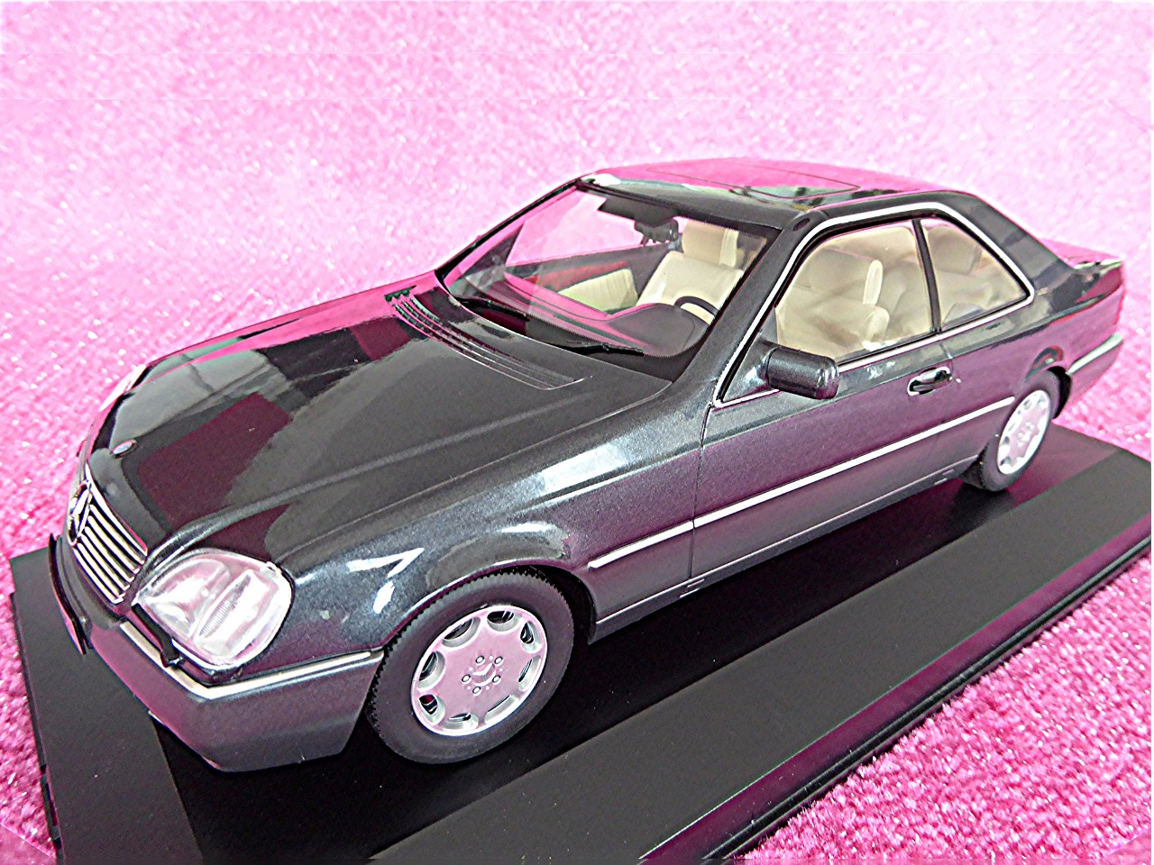 1:18 Mercedes 600 SEC schwarz-metallic 1992