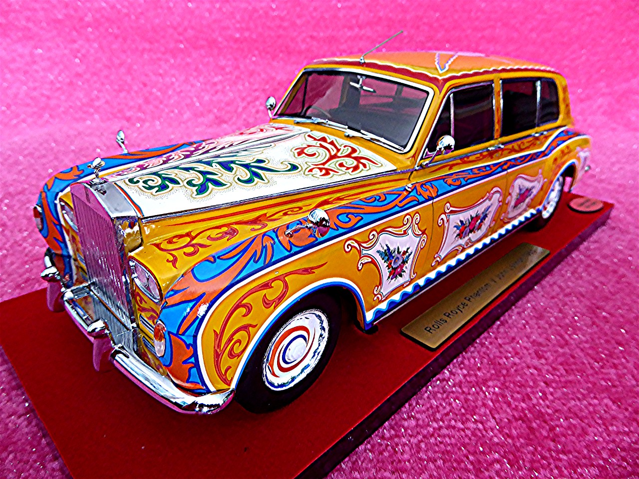 1:18 Rolls Royce Phantom V Limousine - John Lennon - flower-gelb 1965