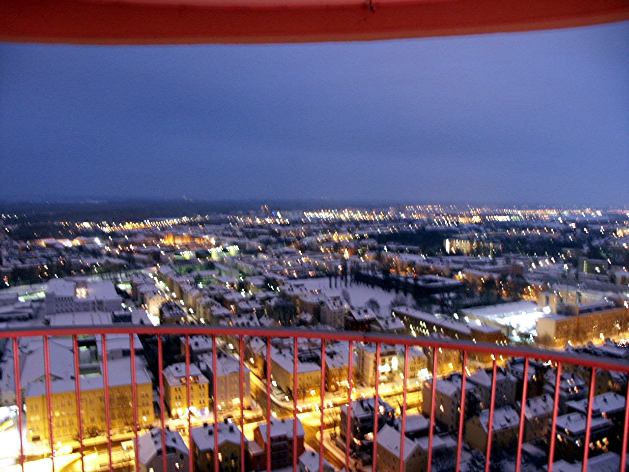 Hotelturm-Nacht-Panorama